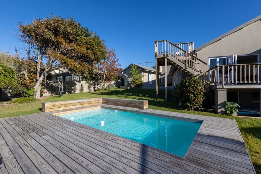 5 Bedroom Property for Sale in Upper Robberg Western Cape